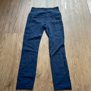 Lululemon Cropped Leggings in Navy